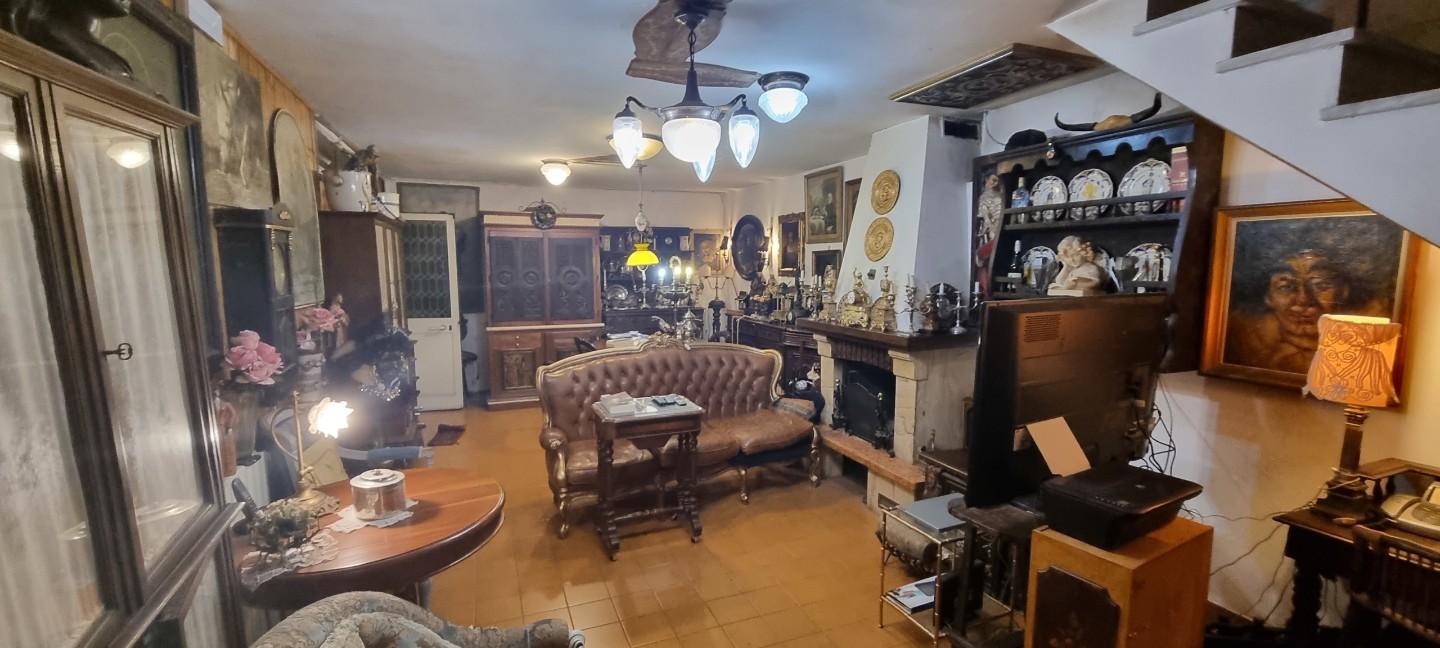Villa con giardino a Massa
