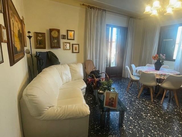 Quadrilocale con terrazzo, Carrara avenza centrale