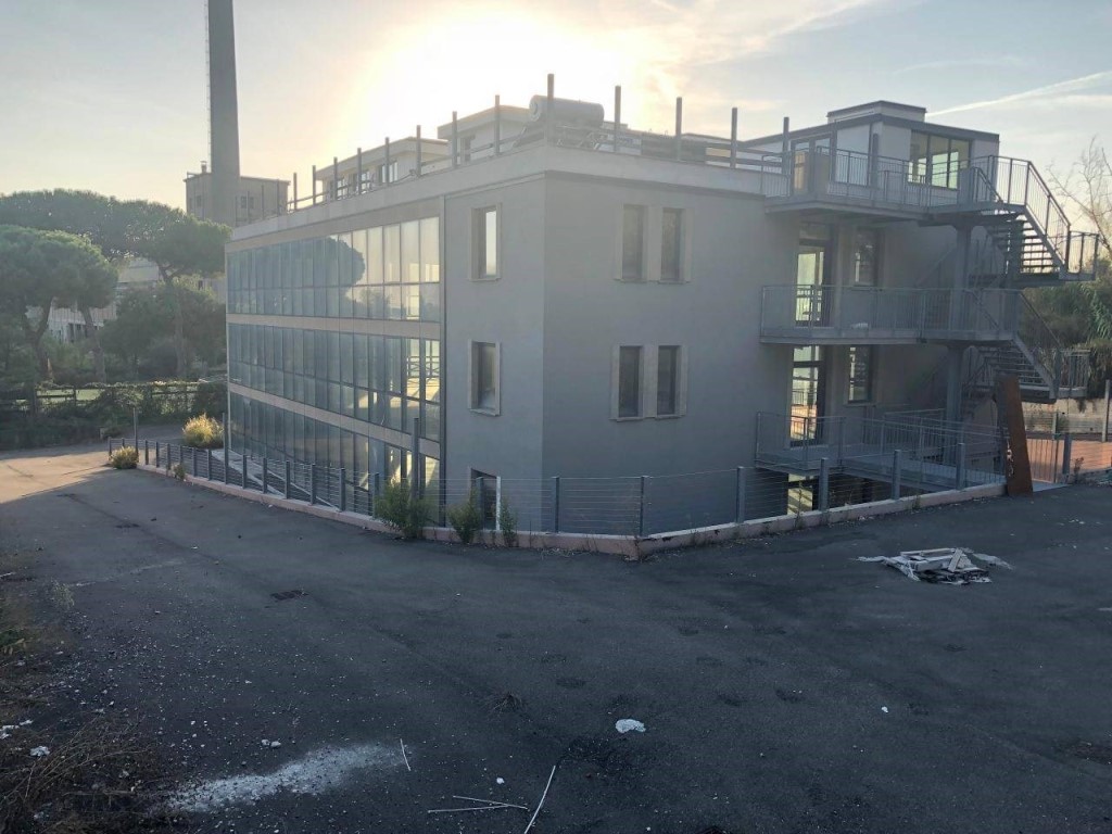 Capannone in vendita a Massa