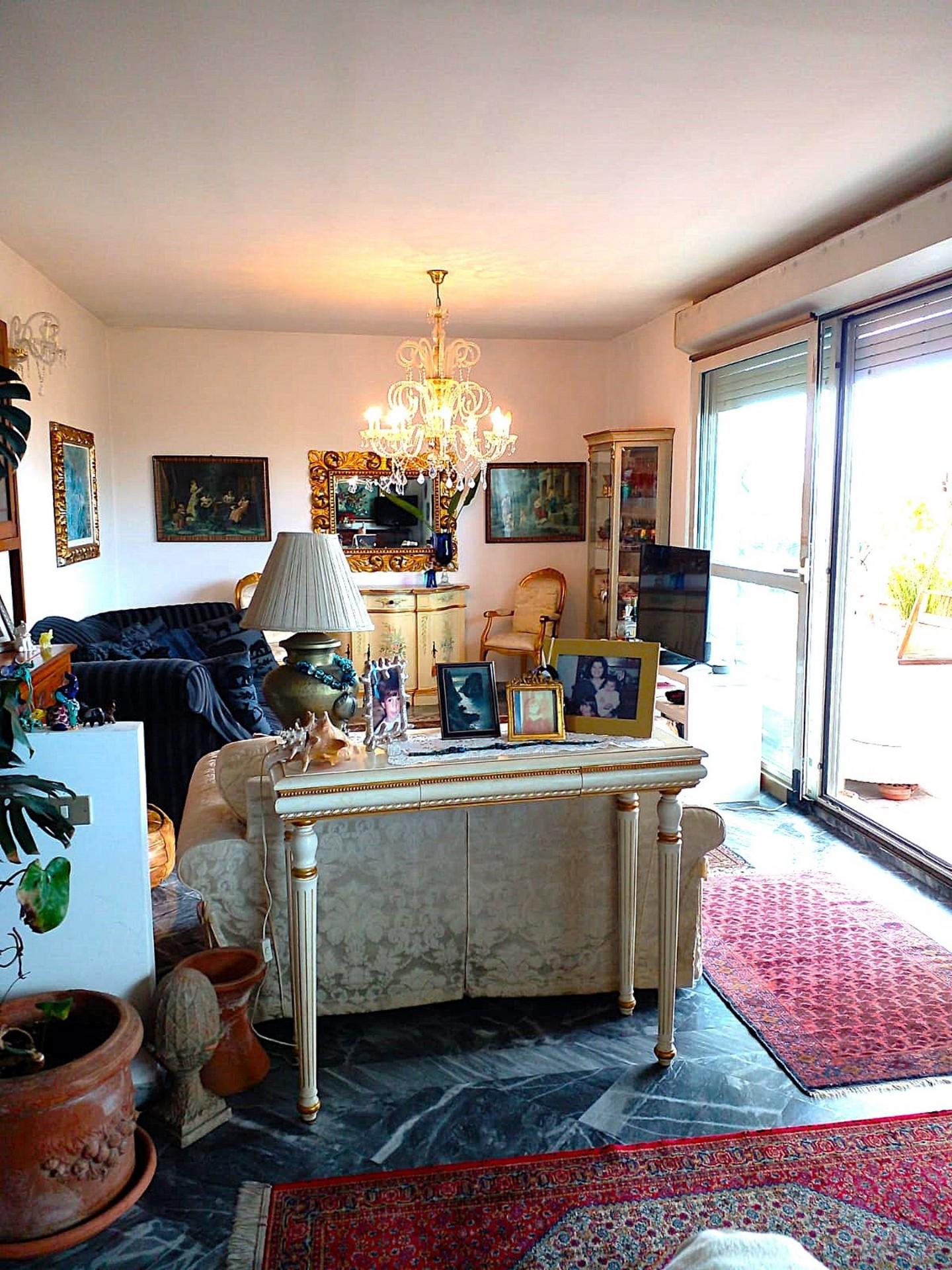 Attico con terrazzo a Carrara