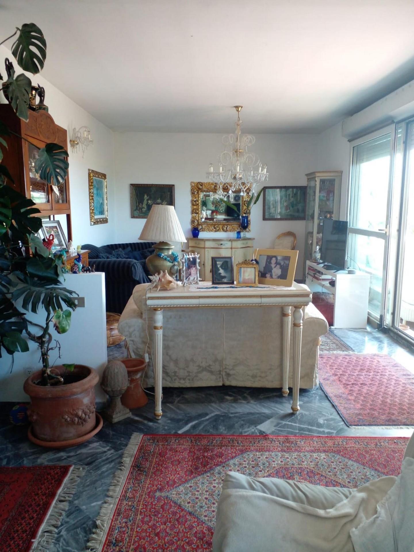 Attico con terrazzo a Carrara