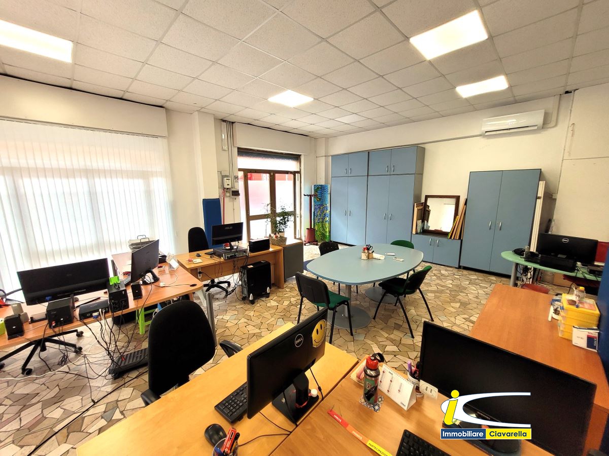 Locale commerciale in vendita a Ladispoli