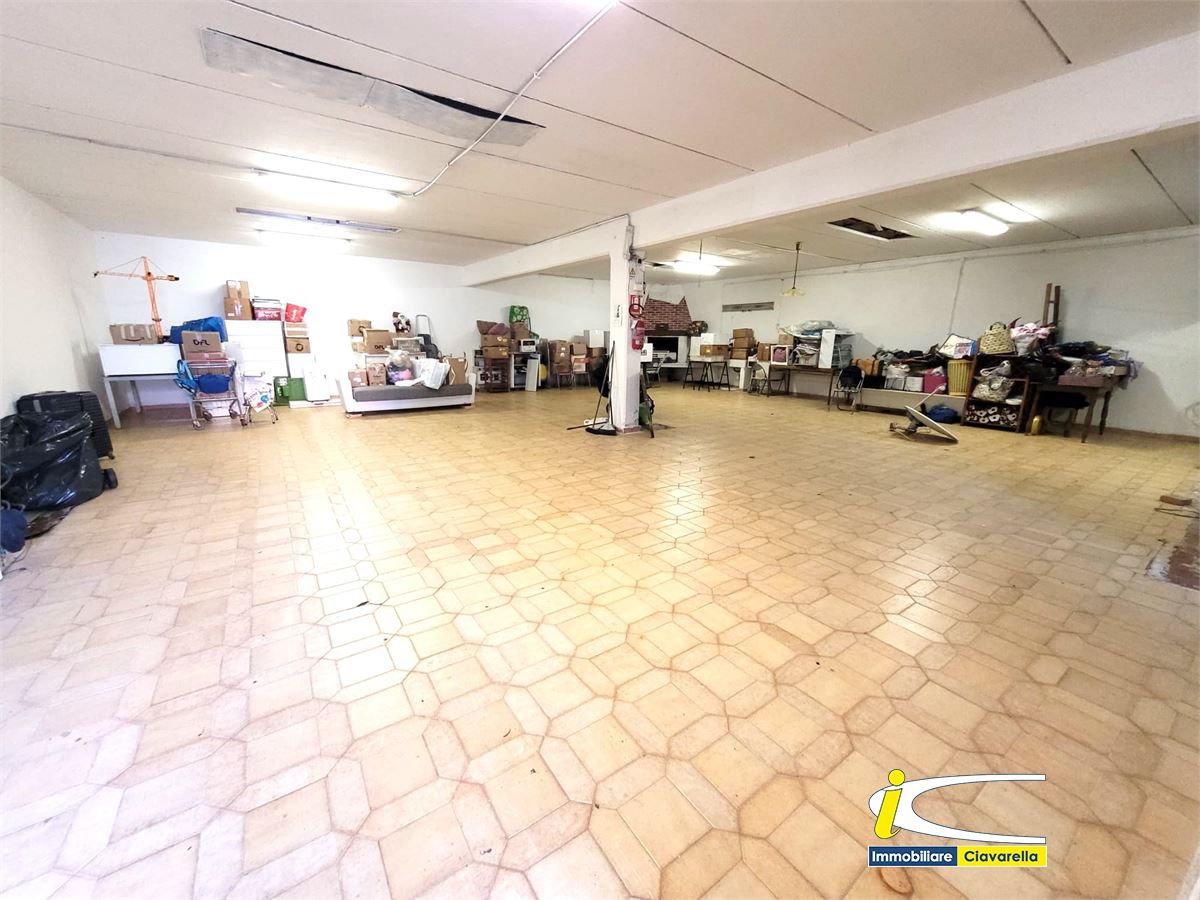 Magazzino in vendita a Ladispoli