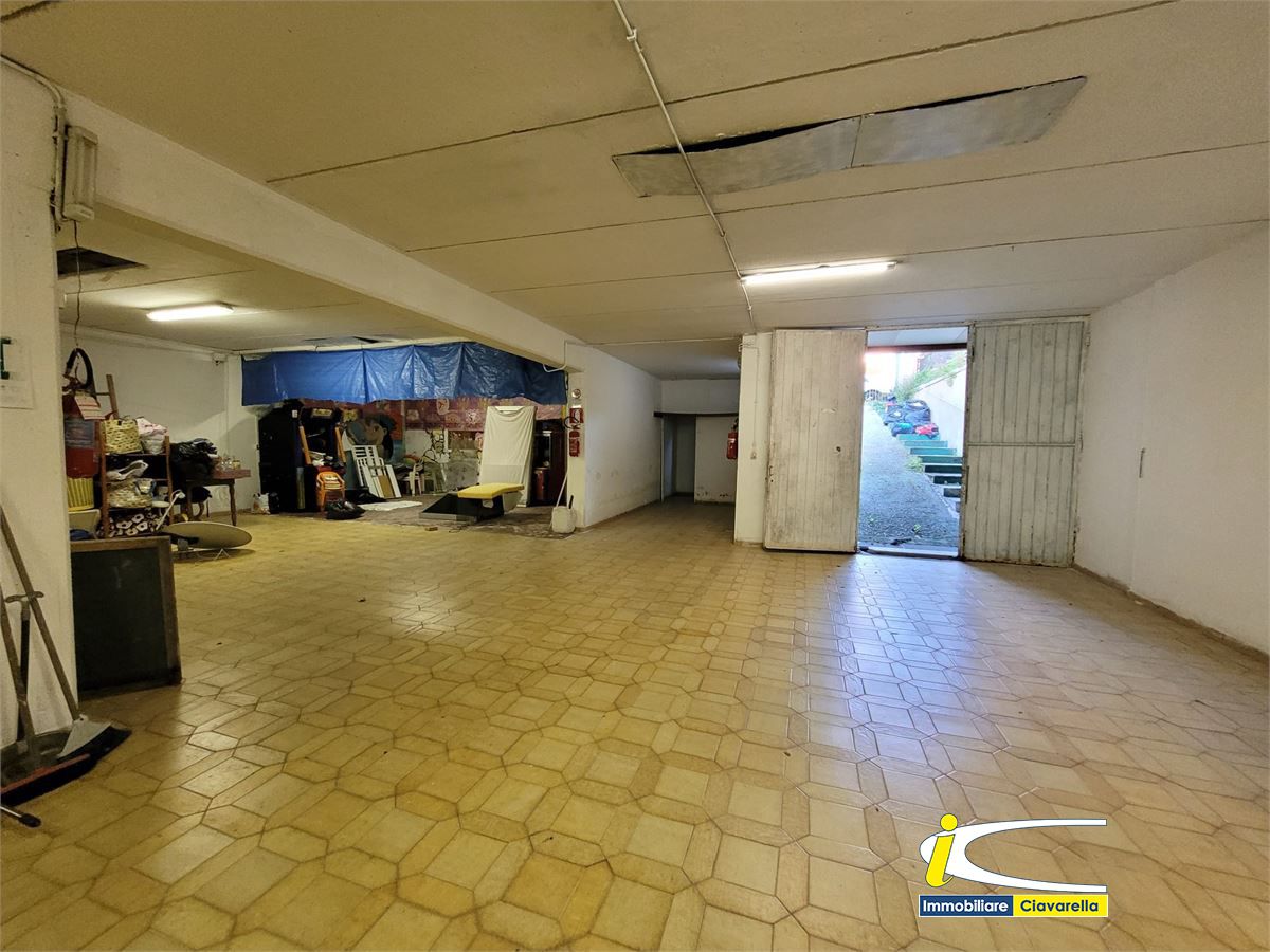 Magazzino in vendita a Ladispoli