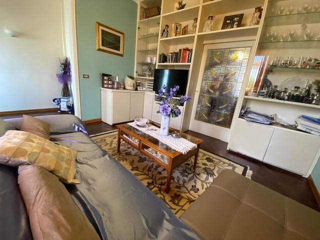 Villa con giardino, Cascina san lorenzo alle corti