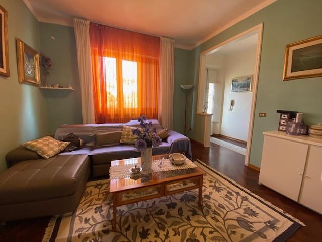 Villa con giardino, Cascina san lorenzo alle corti