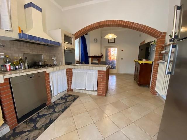 Villa con giardino, Cascina san lorenzo alle corti