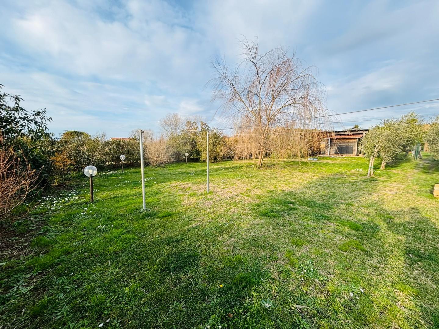 Rustico con giardino, Pisa marina di