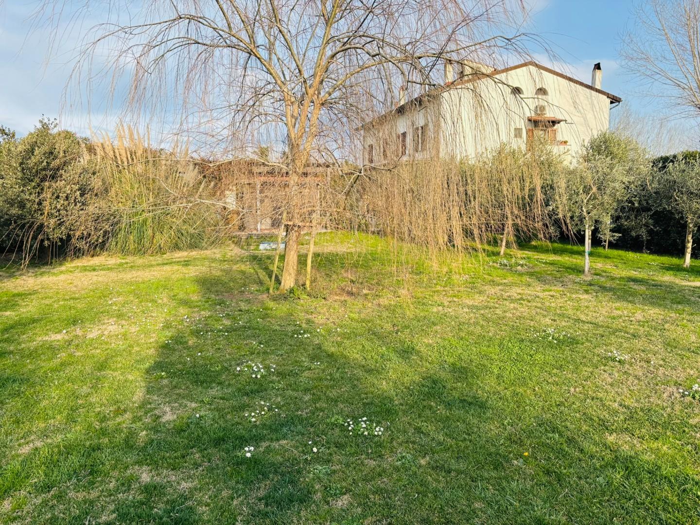 Rustico con giardino, Pisa marina di