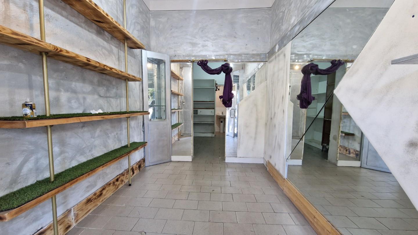 Locale commerciale in vendita, Pisa porta a lucca