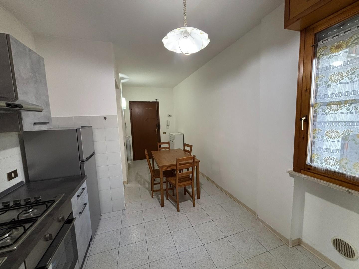 Trilocale arredato in affitto, Pisa cisanello