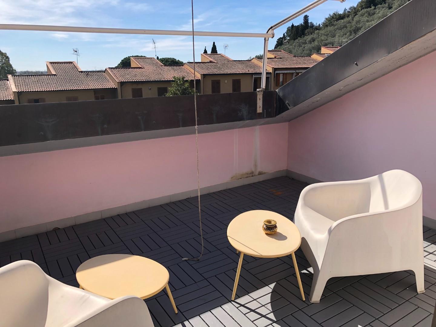 Villa con giardino, Calci la gabella