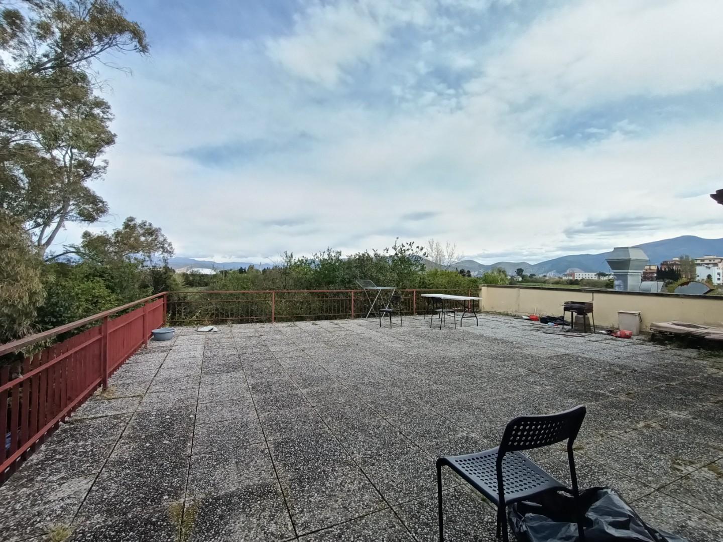 Casa indipendente con terrazzo, Pisa gagno