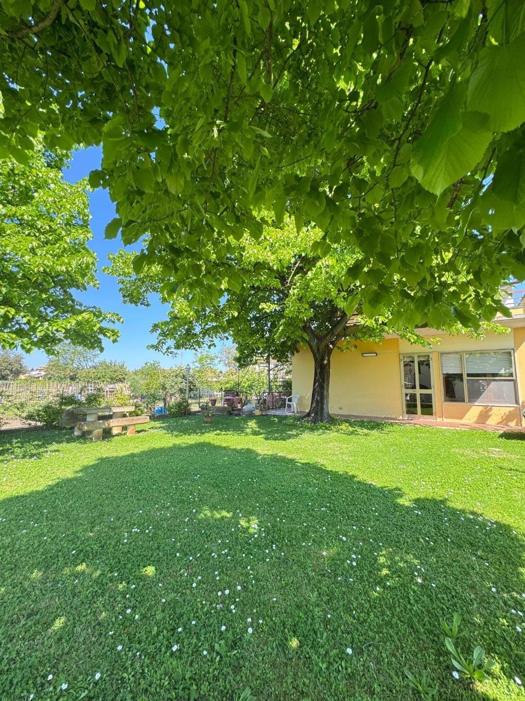 Villa con giardino, Pisa putignano no