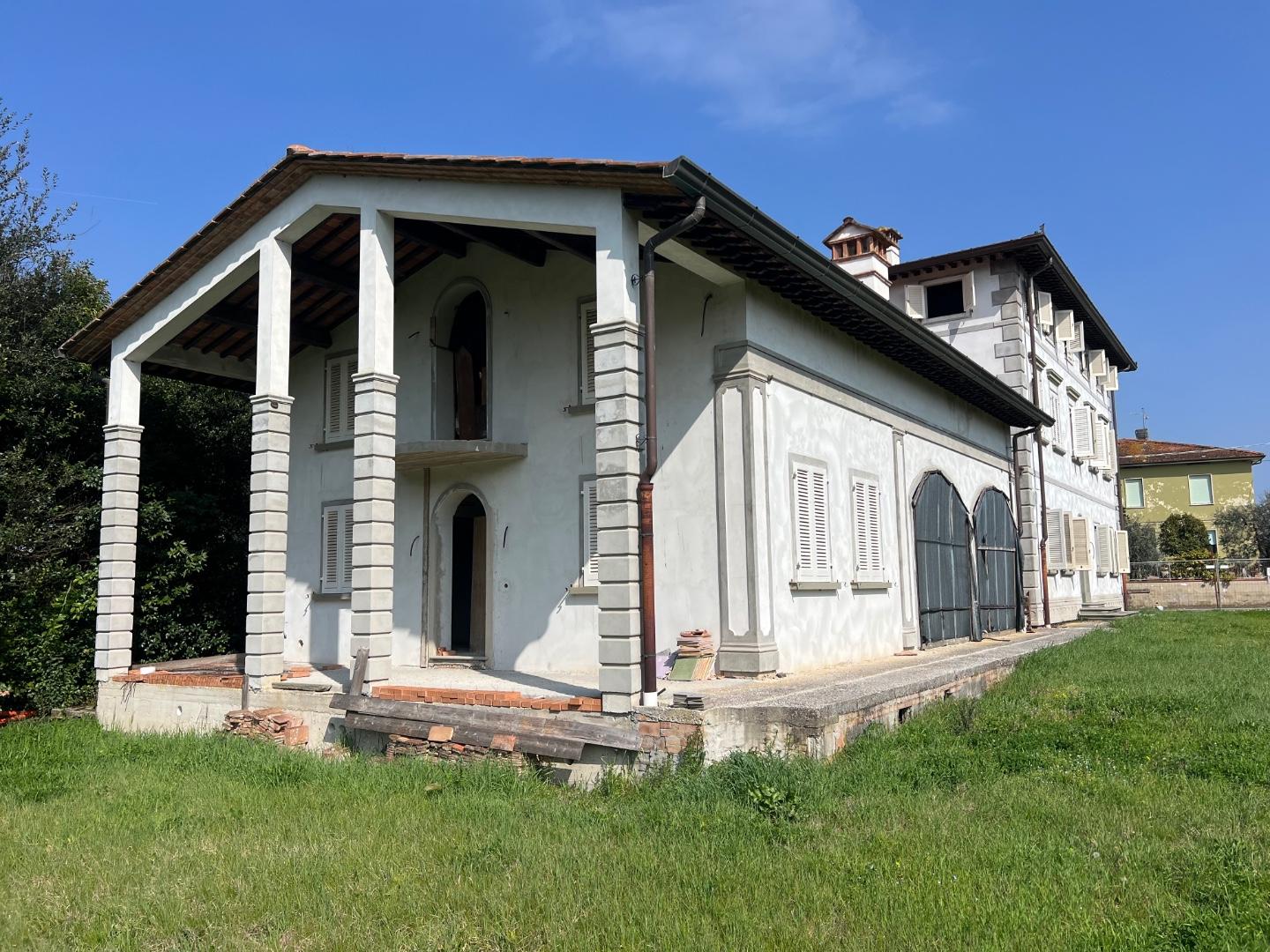 Villa con giardino, Santa Maria a Monte cerretti