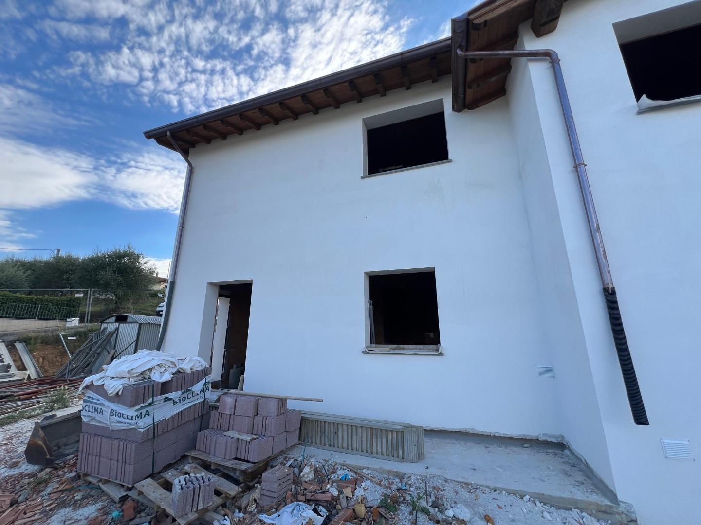 Villa con giardino, Santa Maria a Monte cerretti