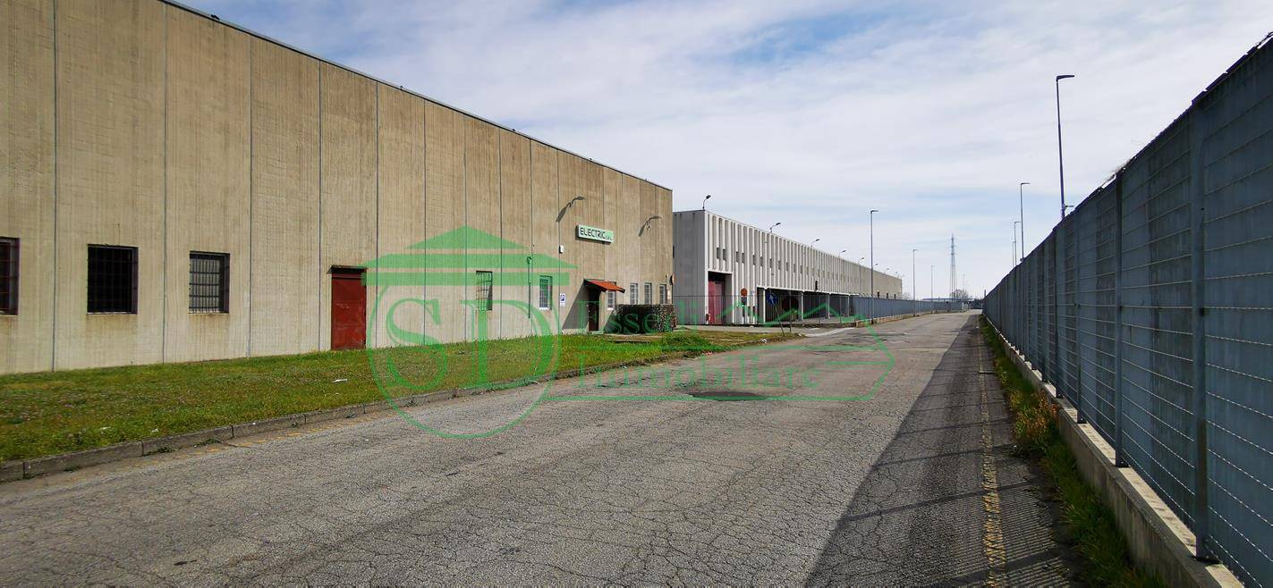 Capannone in vendita a Pieve Emanuele