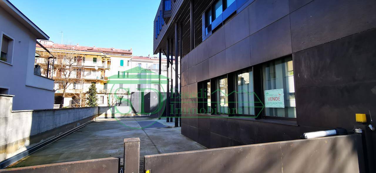 Locale commerciale in vendita a Cremona