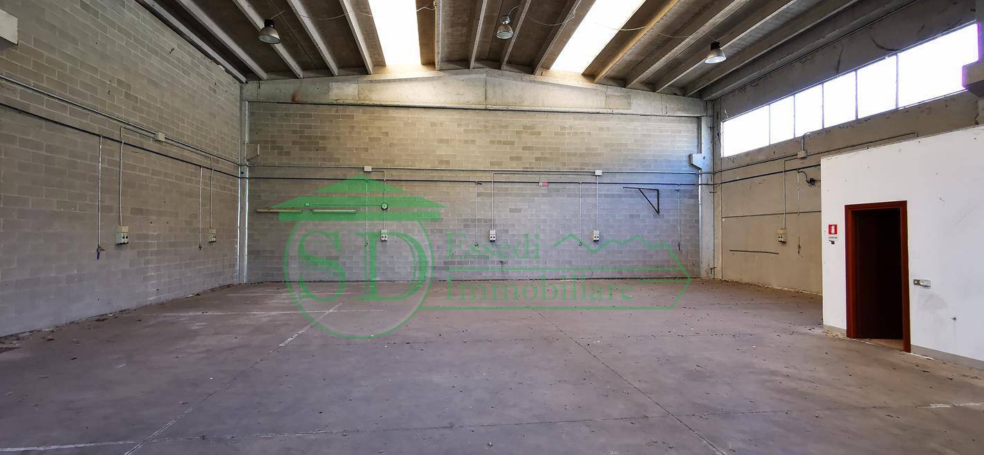 Capannone in vendita a Codogno, Maiocca