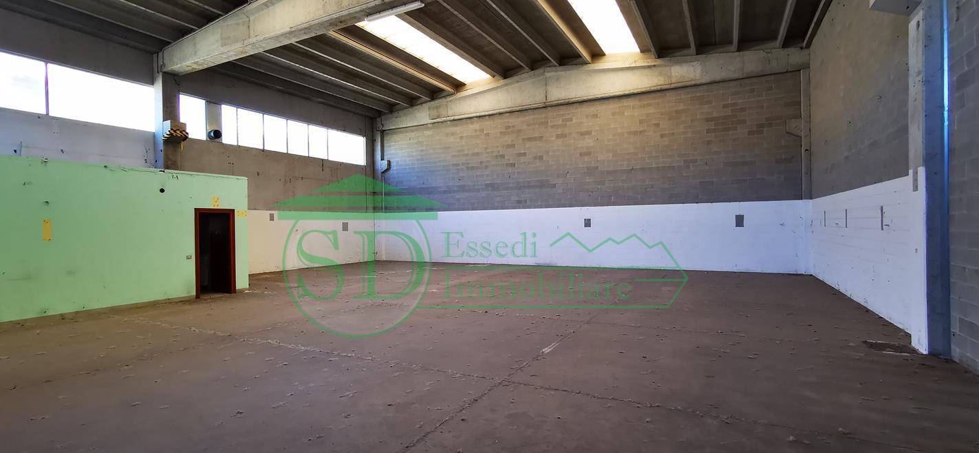 Capannone in vendita a Codogno, Maiocca