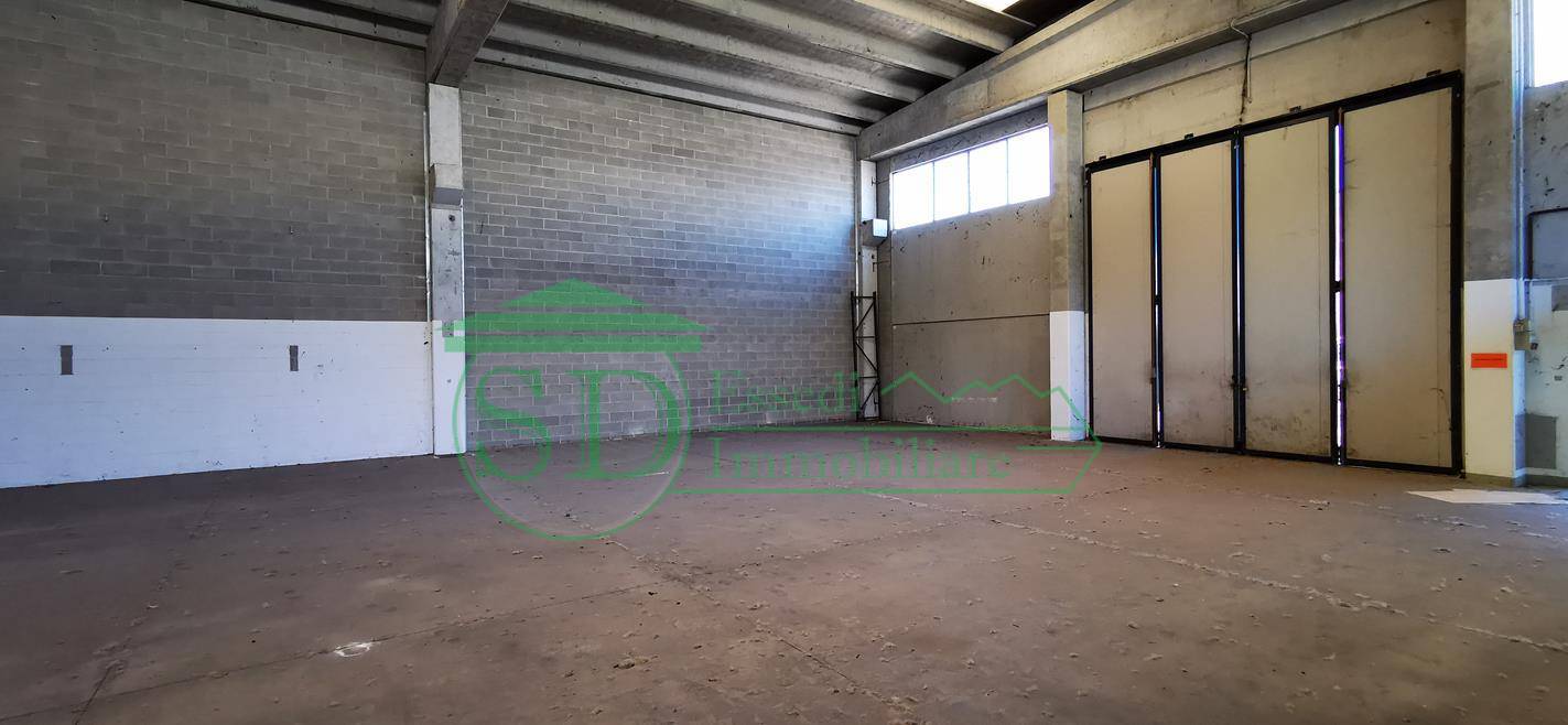 Capannone in vendita a Codogno, Maiocca