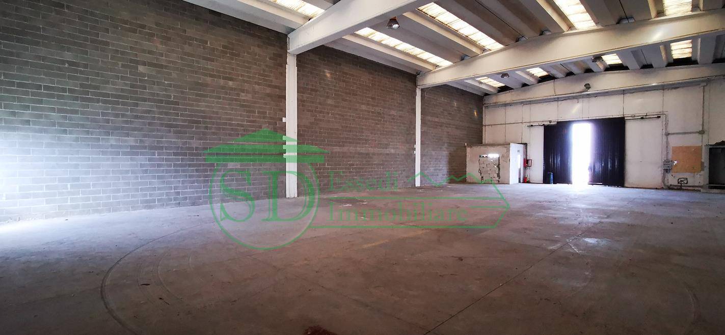 Capannone in vendita a Pieve Emanuele