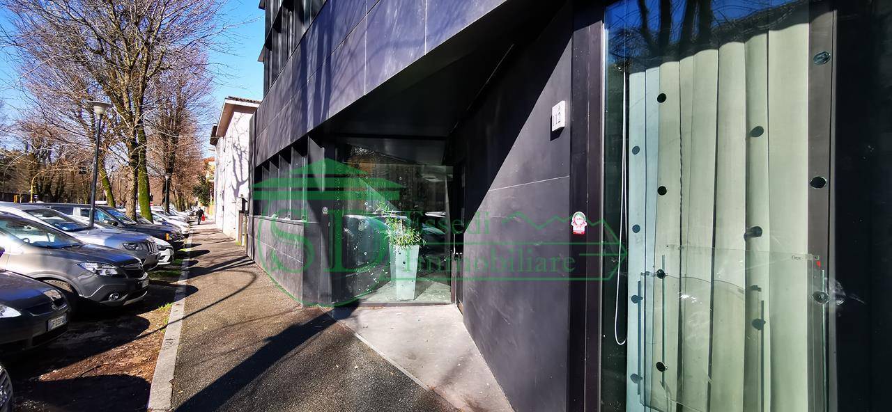 Locale commerciale in vendita a Cremona