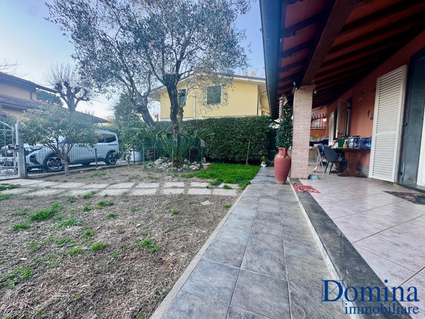 Villa Bifamiliare in vendita, Massa poveromo