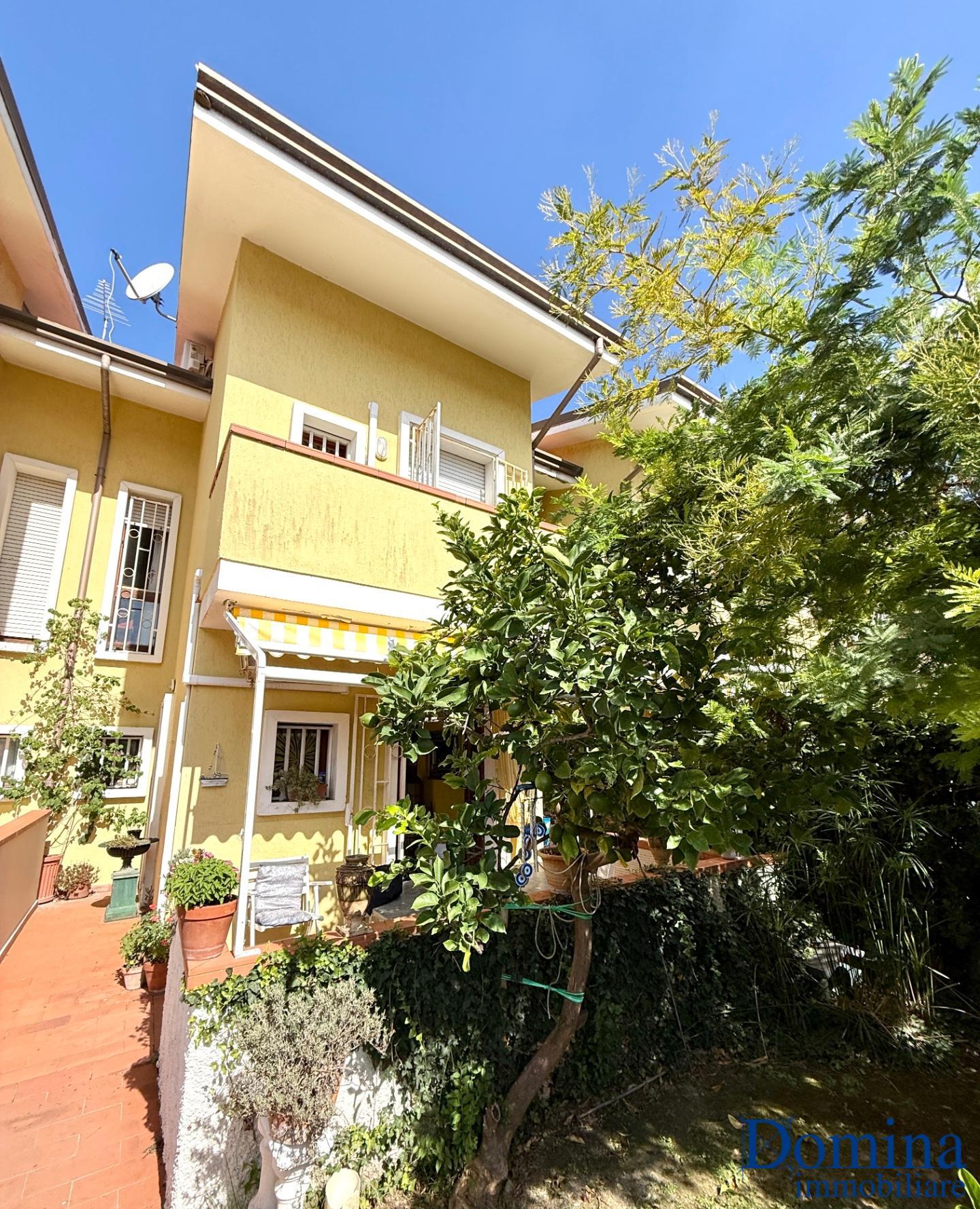 Villa in vendita, Massa ronchi