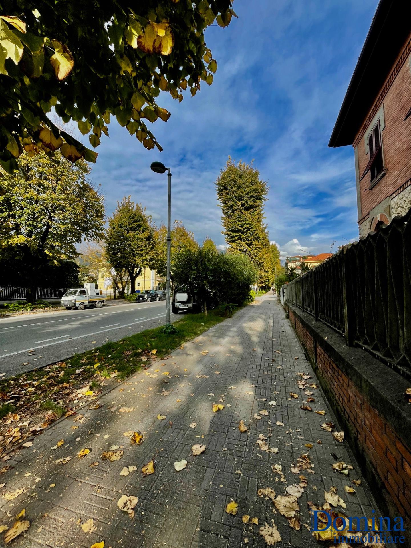 Box/Garage 25mq in affitto, Massa zona viali