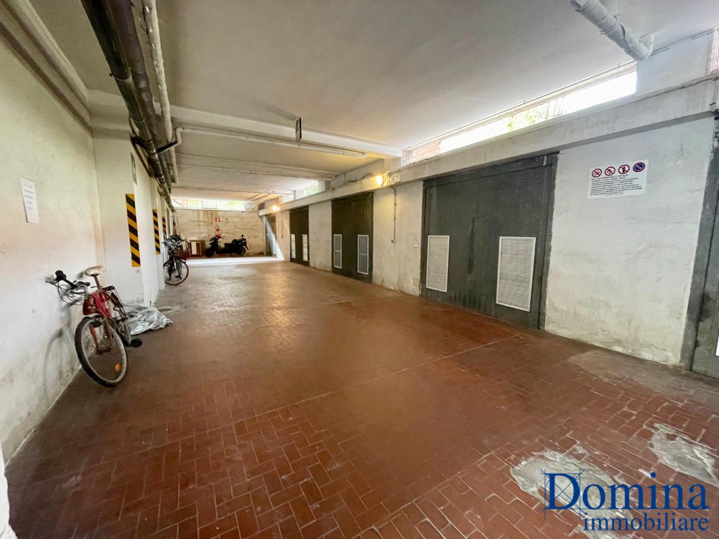 Box/Garage 25mq in affitto, Massa zona viali