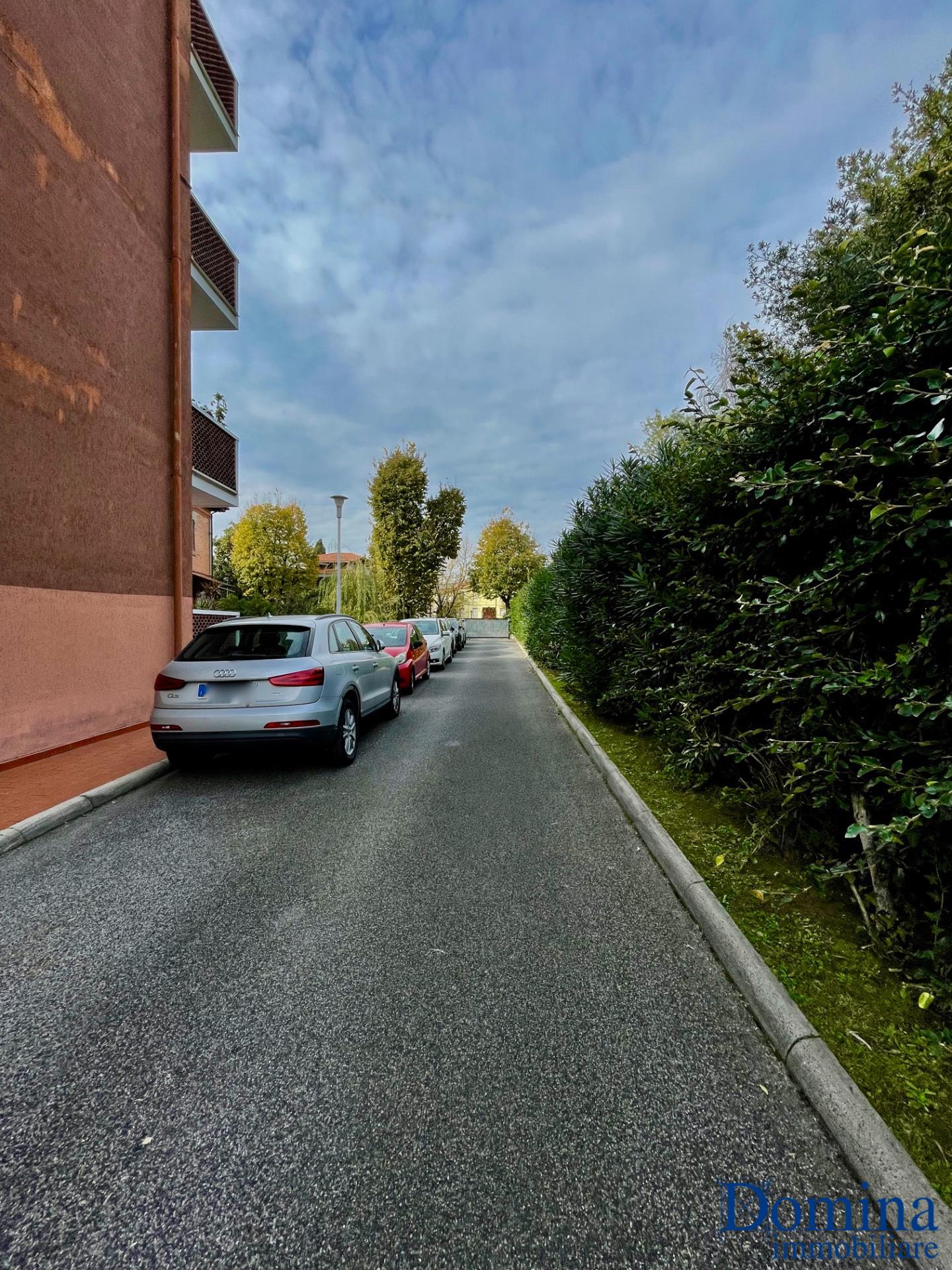 Box/Garage 25mq in affitto, Massa zona viali