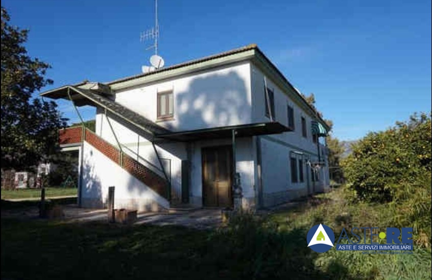 negozio in vendita a Cisterna di Latina