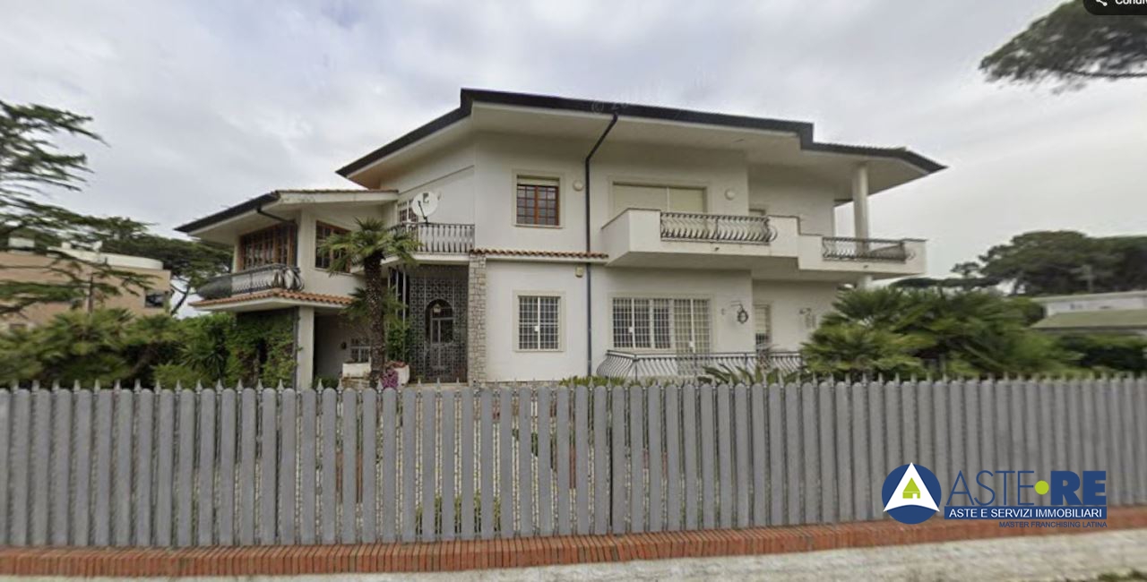 Villa in vendita a Sabaudia