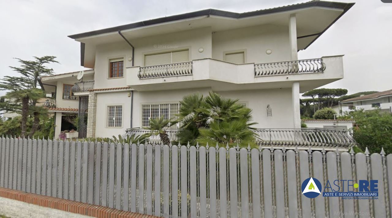 Villa in vendita a Sabaudia