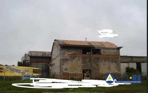 Capannone in vendita a Aprilia