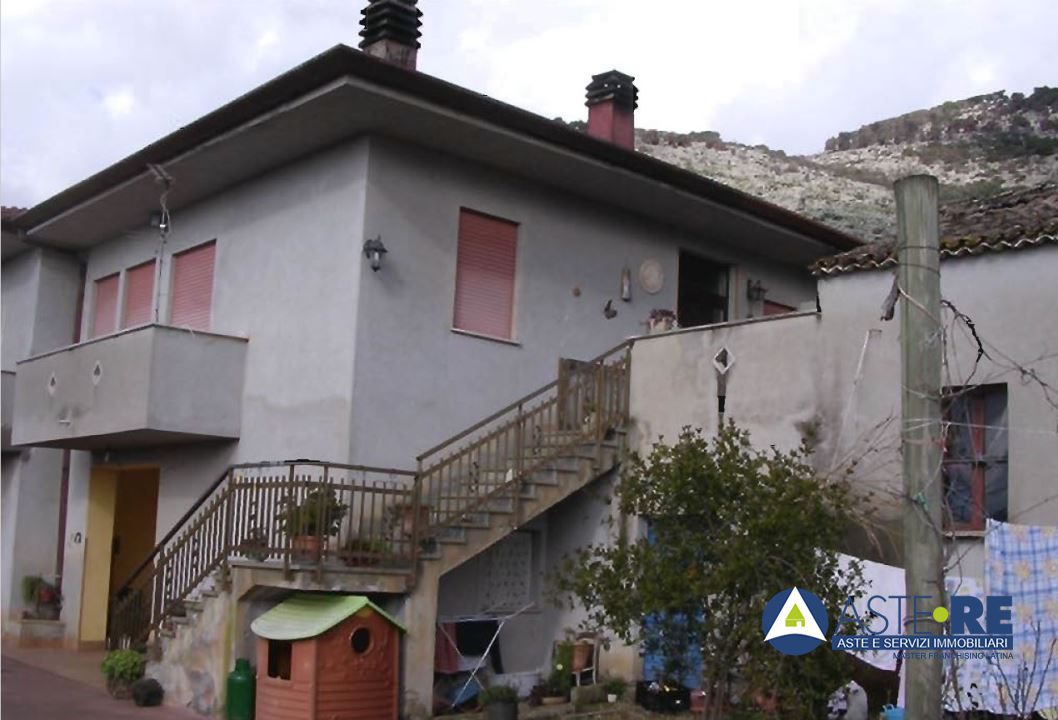 Attivit� commerciale in vendita a Maenza