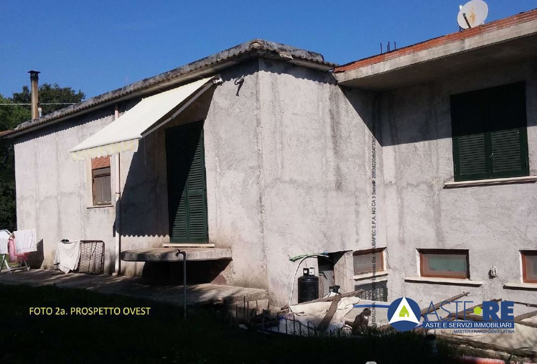 Rustico in vendita a Cisterna di Latina