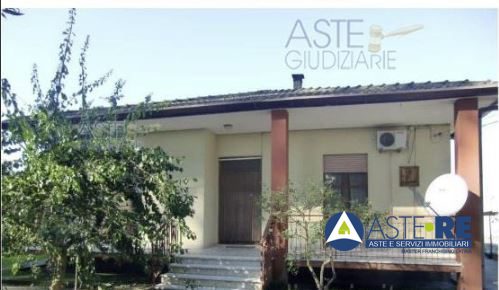 Attività commerciale in vendita a Terracina
