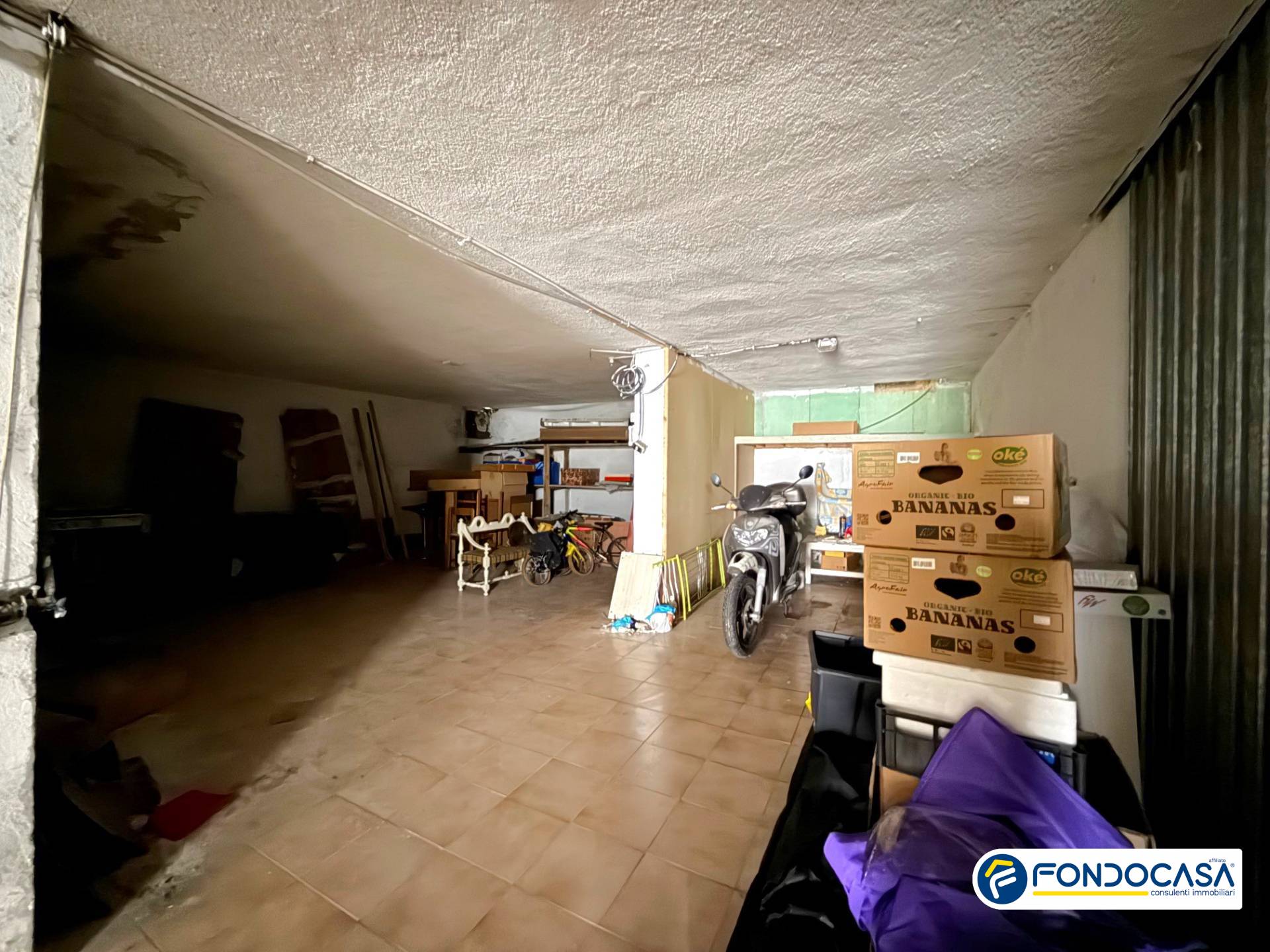 Box o garage in vendita a Loano