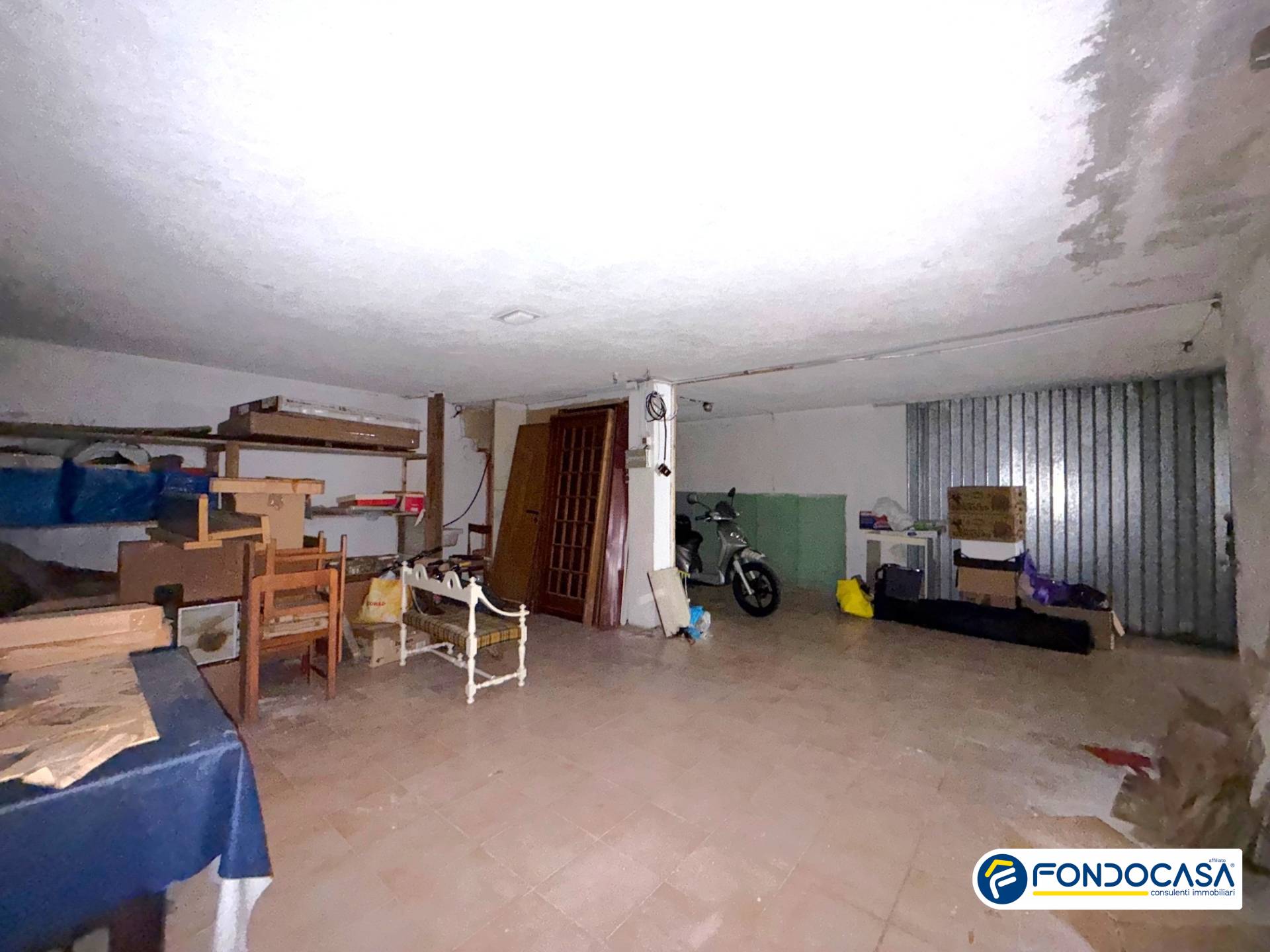 Box o garage in vendita a Loano