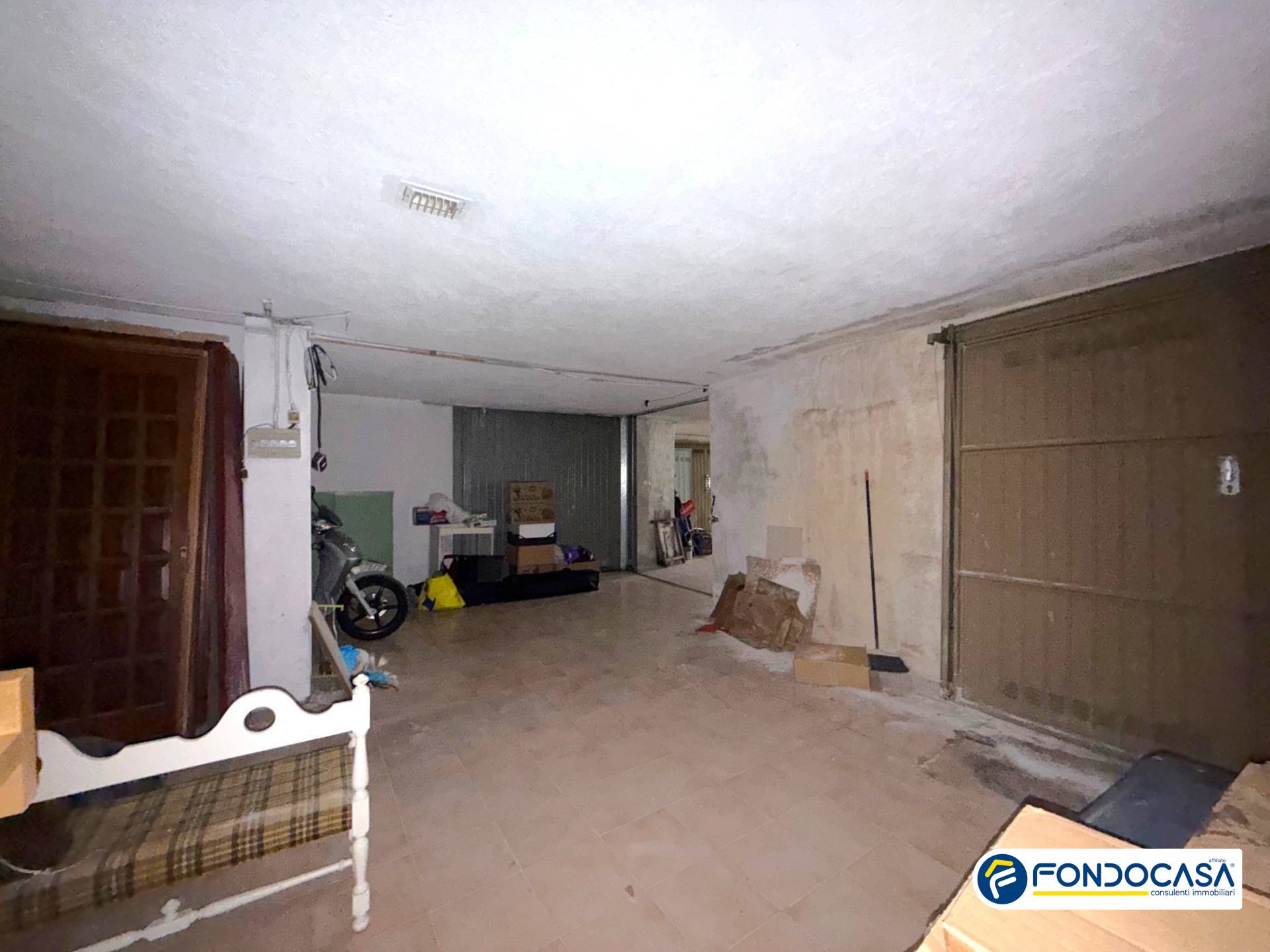 Box o garage in vendita a Loano