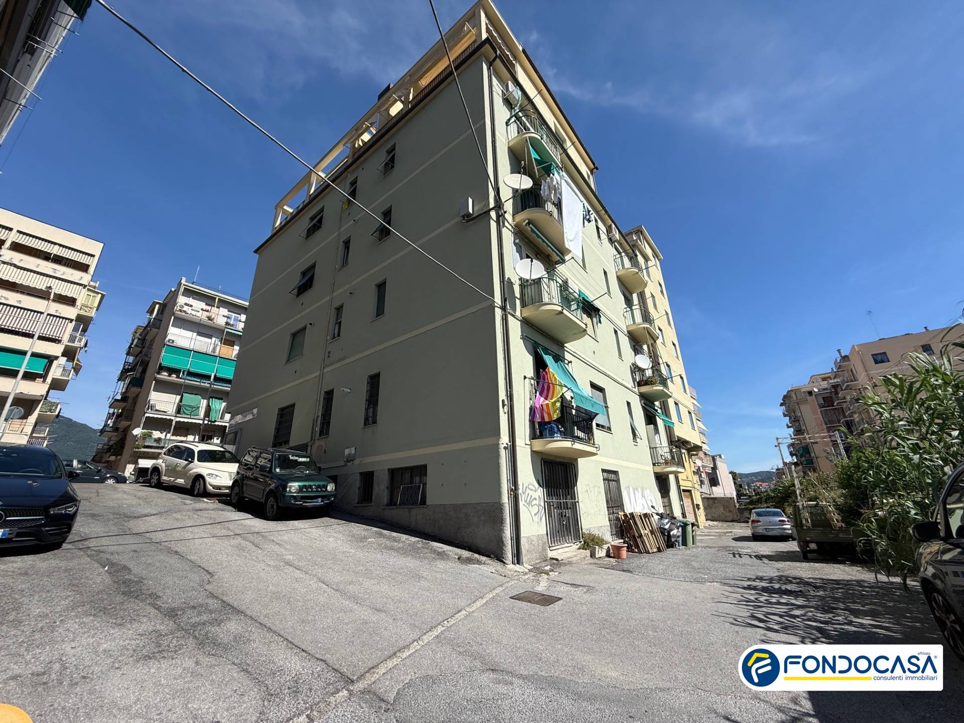 Box o garage in vendita a Loano