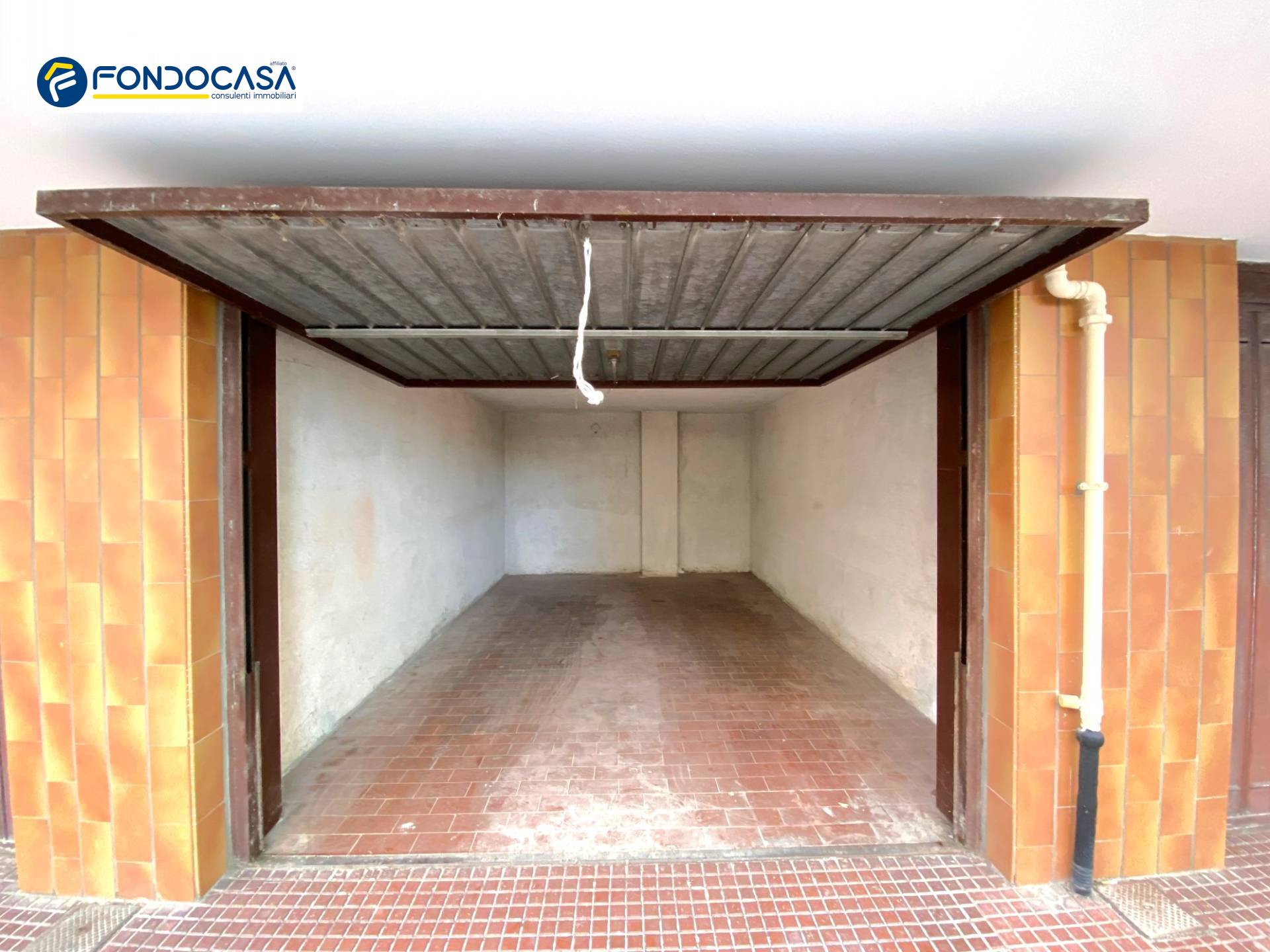 Box o garage in vendita a Loano