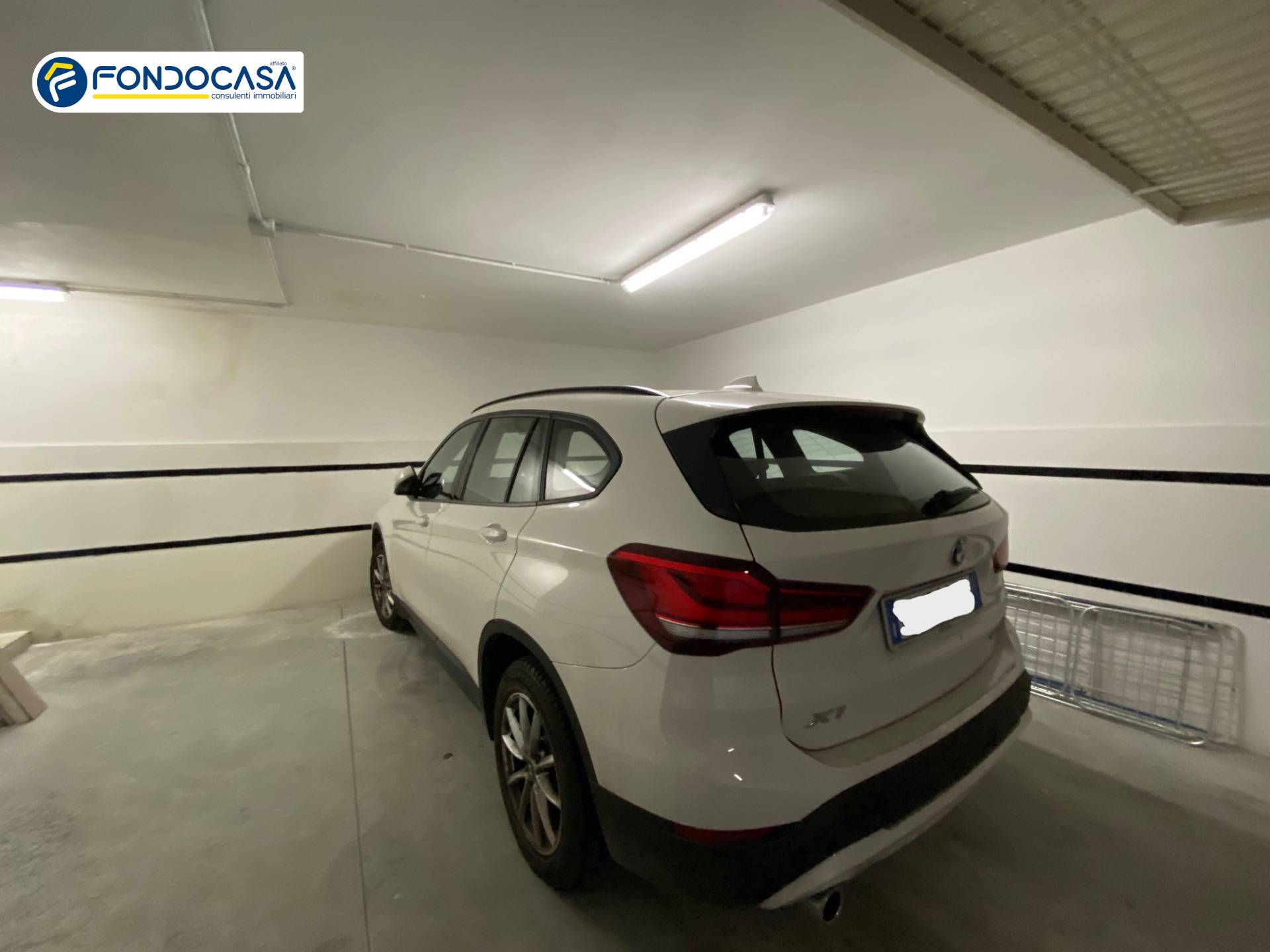 Box o garage in vendita a Loano