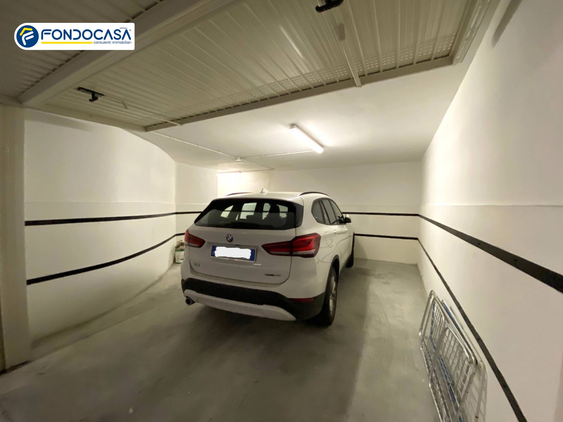 Box o garage in vendita a Loano