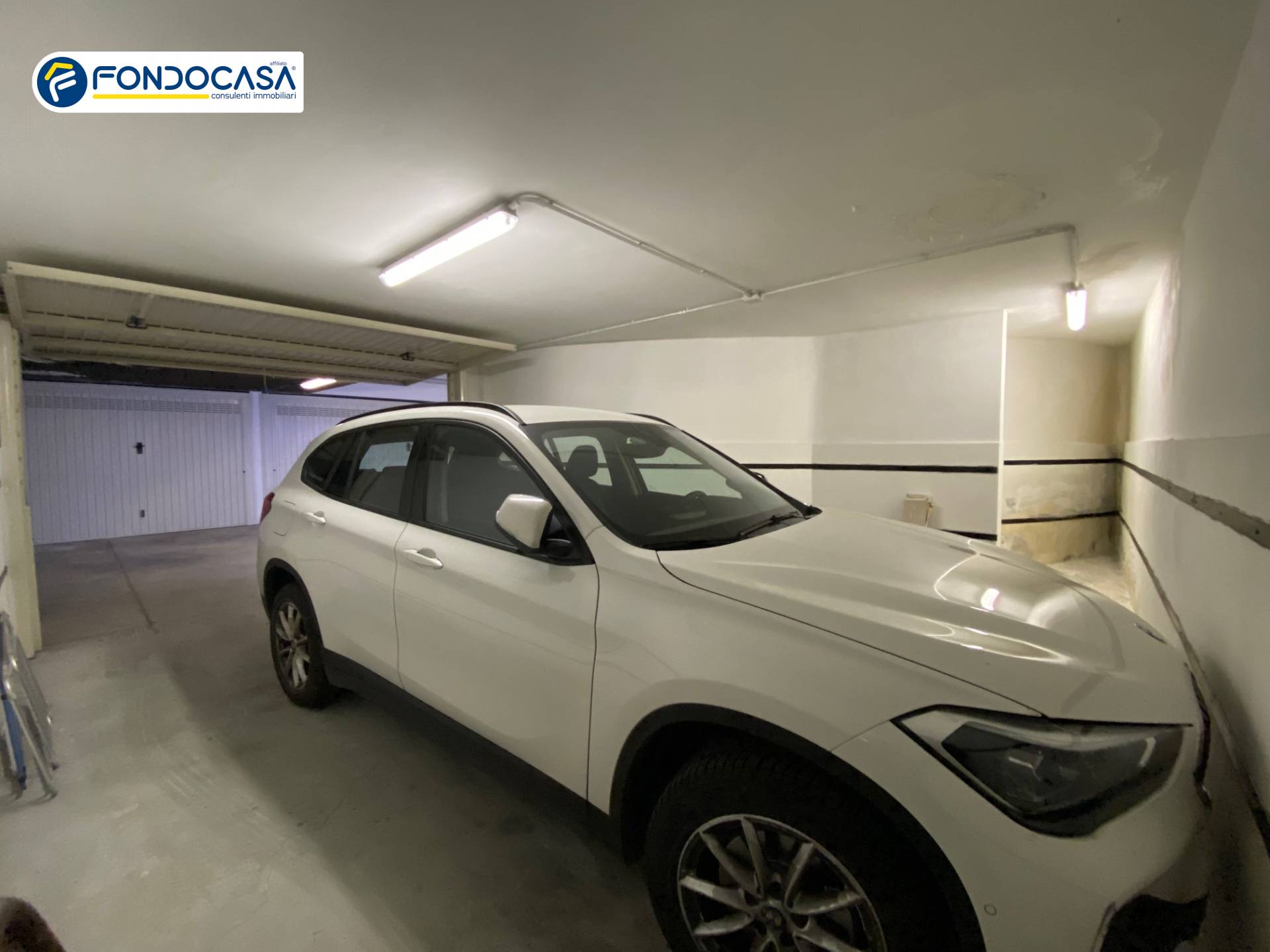 Box o garage in vendita a Loano