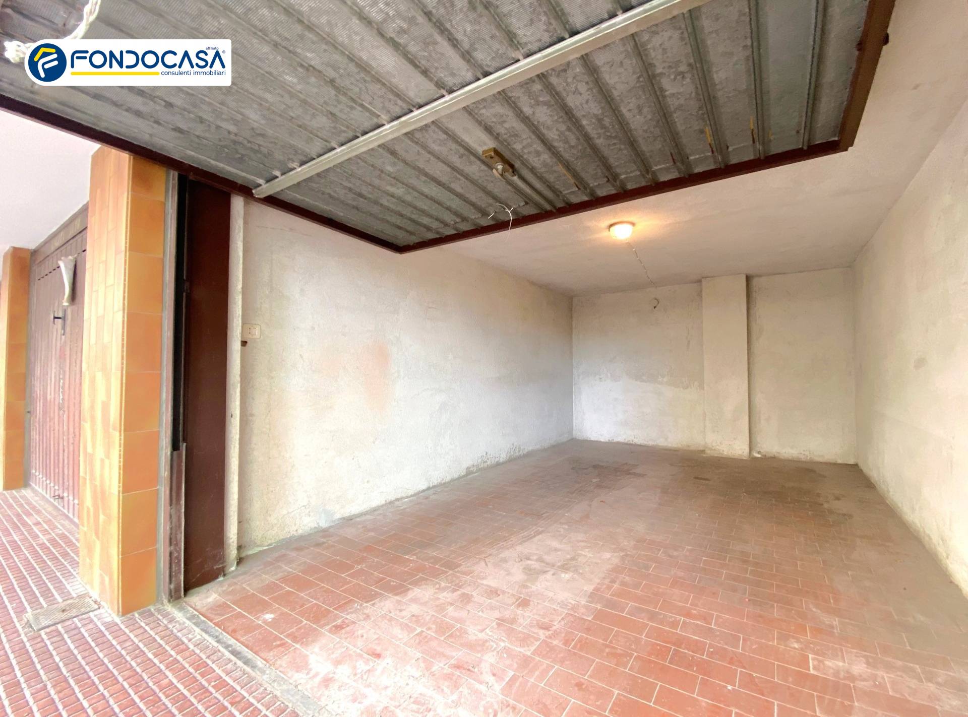 Box o garage in vendita a Loano