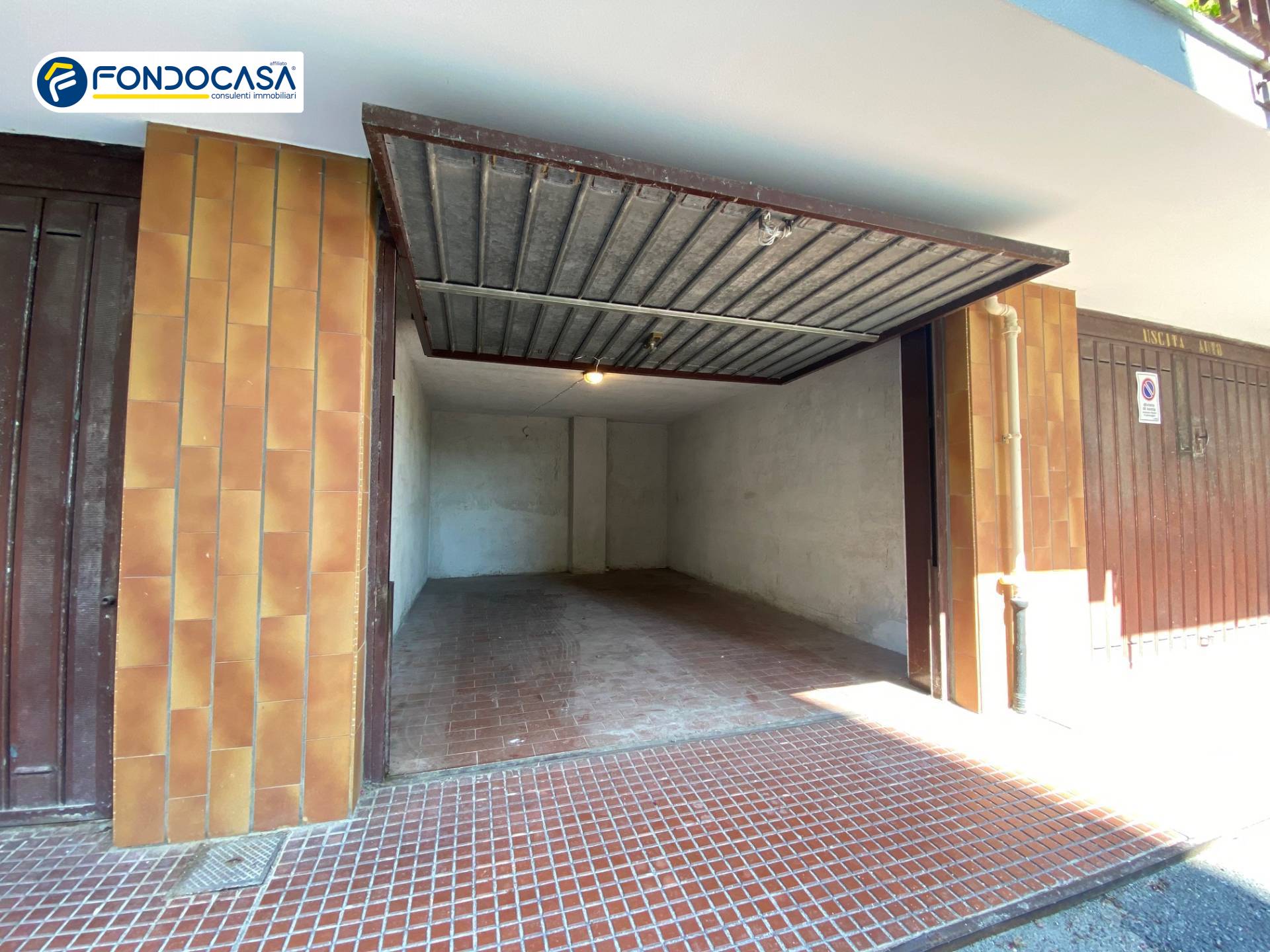 Box o garage in vendita a Loano