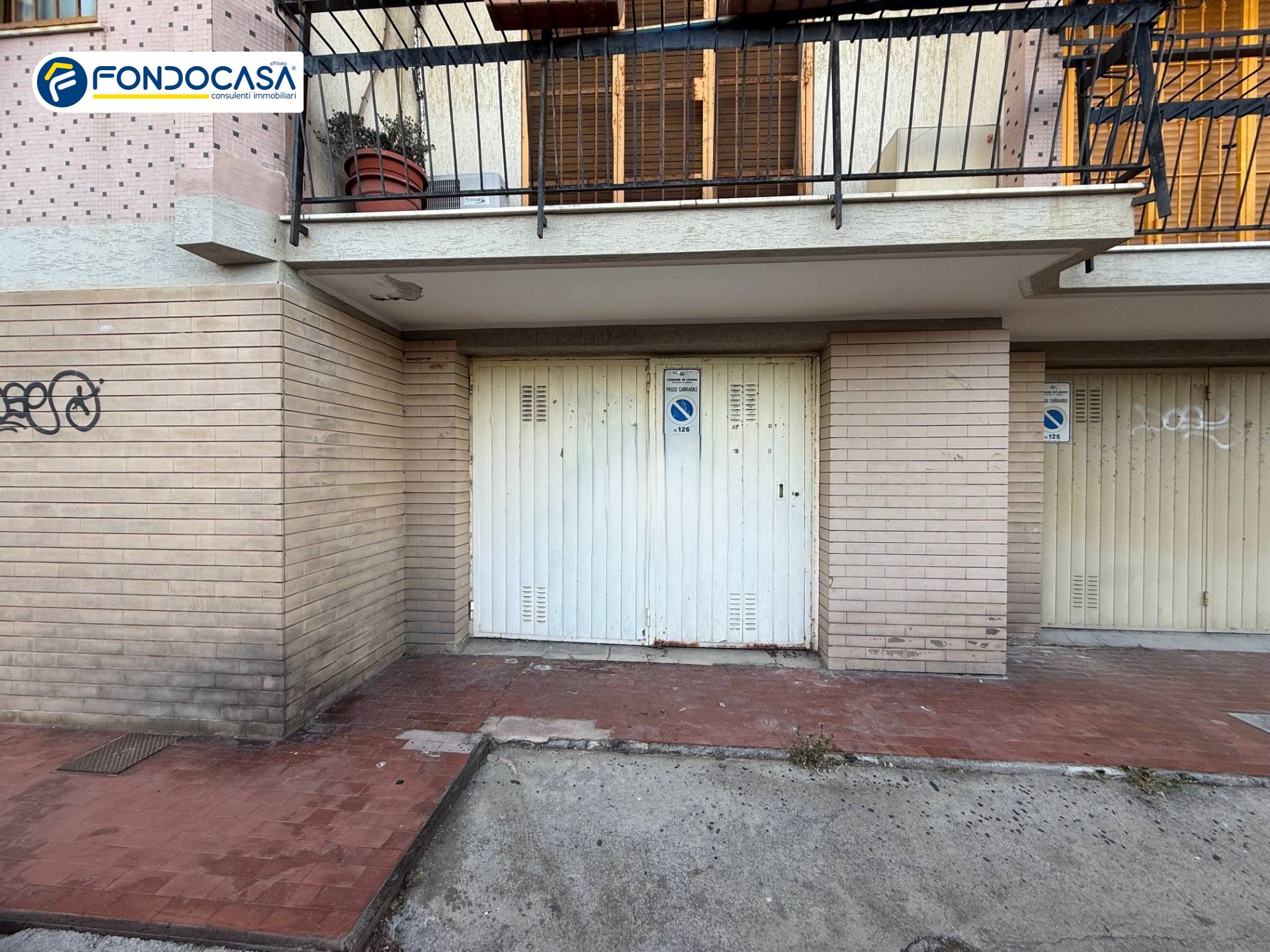 Box o garage in vendita a Loano